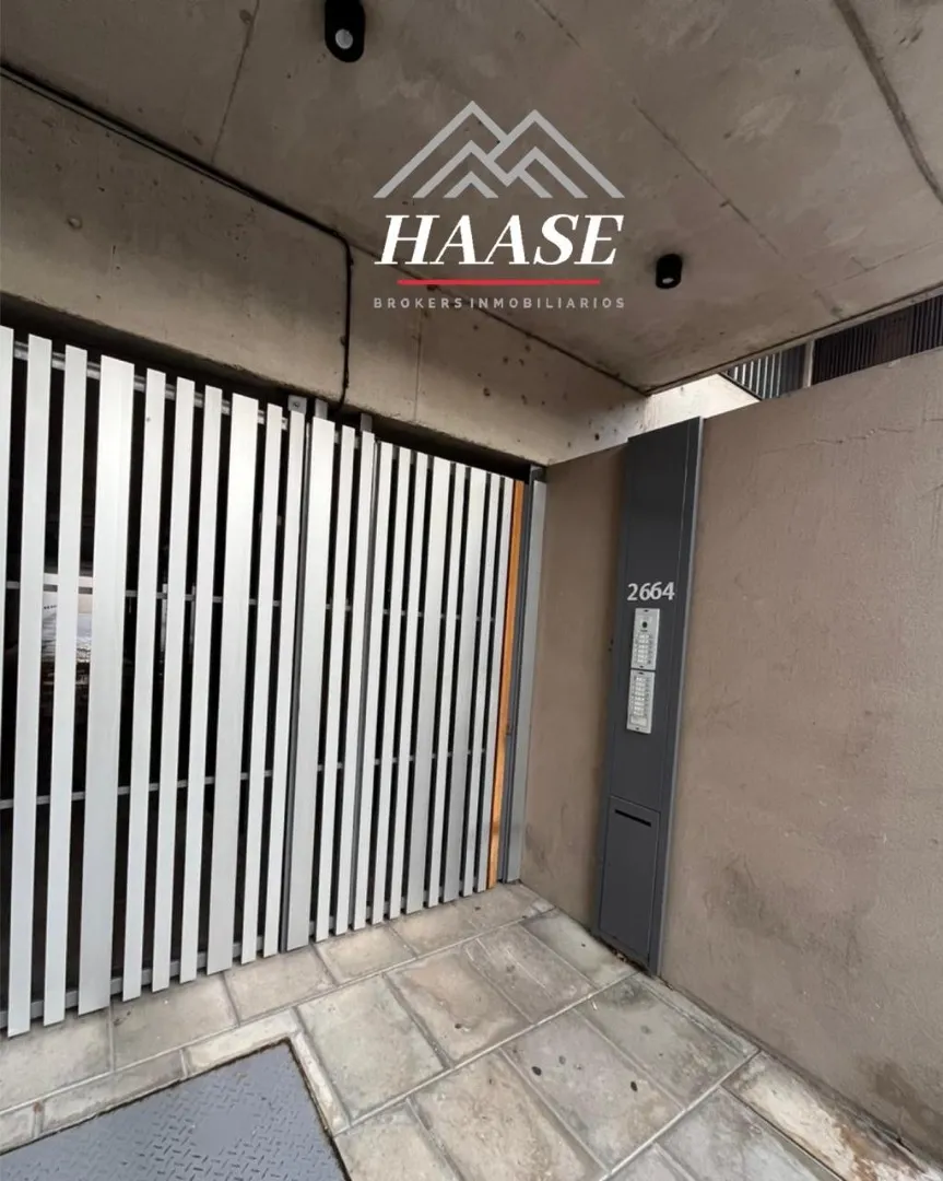 Studio apartment with front balcony in Parque Chas