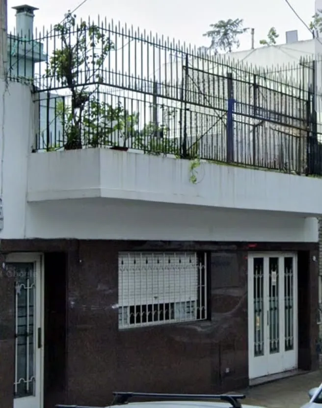 House with 4 bedrooms on Av. in La Paternal