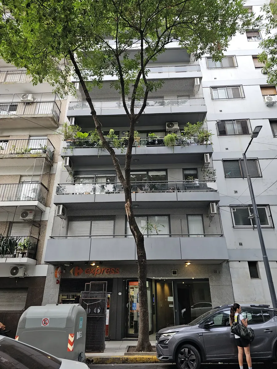 Квартира-студия на улице Charcas в Recoleta с балконом во двор