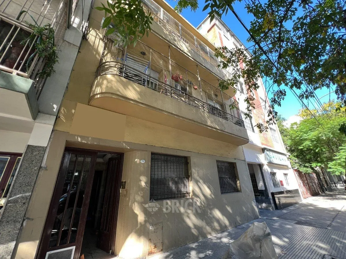 Departamento de 2 ambientes en Flores con patio