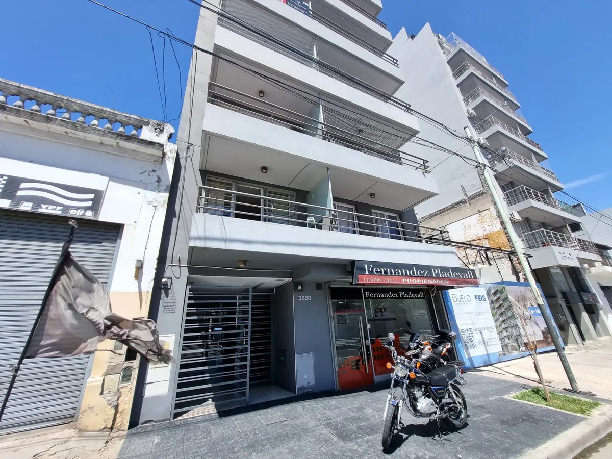 Three-bedroom apartment in Parque Avellaneda