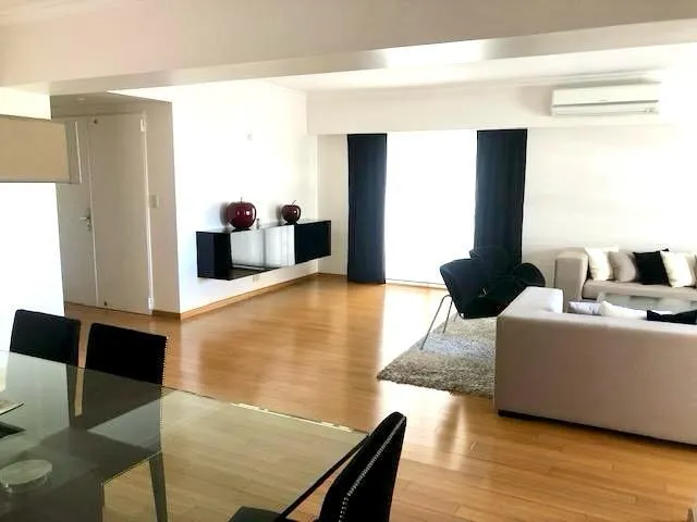 Unfurnished four-bedroom apartment in Belgrano