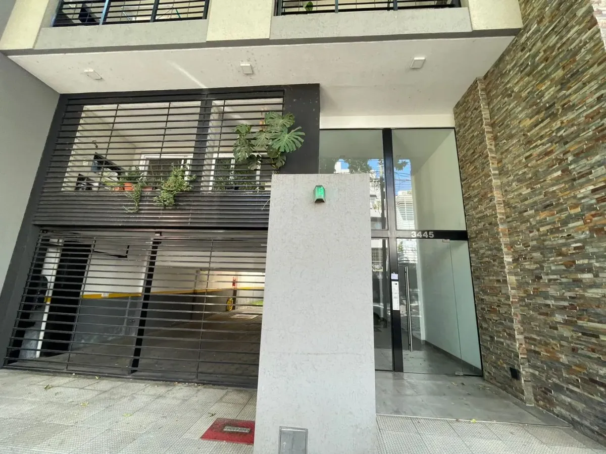 Квартира-студия с полукроватью и (закреплённым) парковочным местом в Coghlan