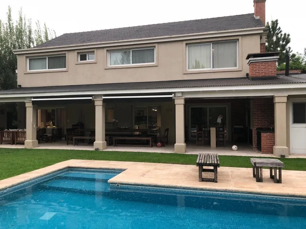 Four-bedroom house for annual rent in Los Castores, Nordelta, Tigre