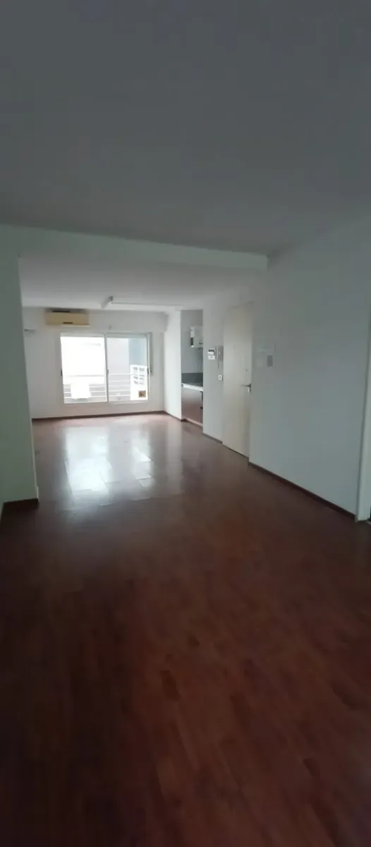 Professional-use studio apartment in Belgrano with balcony