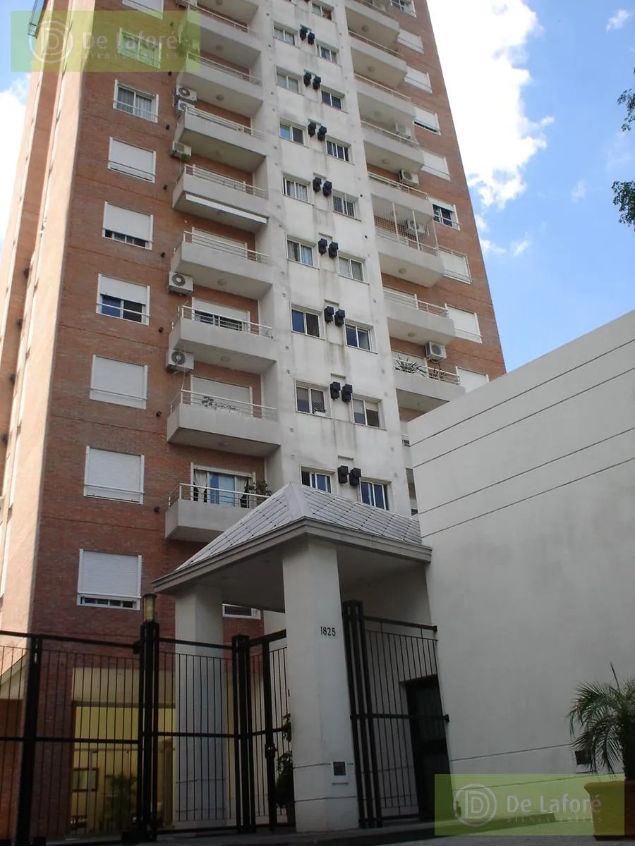 Квартира с 1 спальней в Beccar на Av. Centenario с балконом