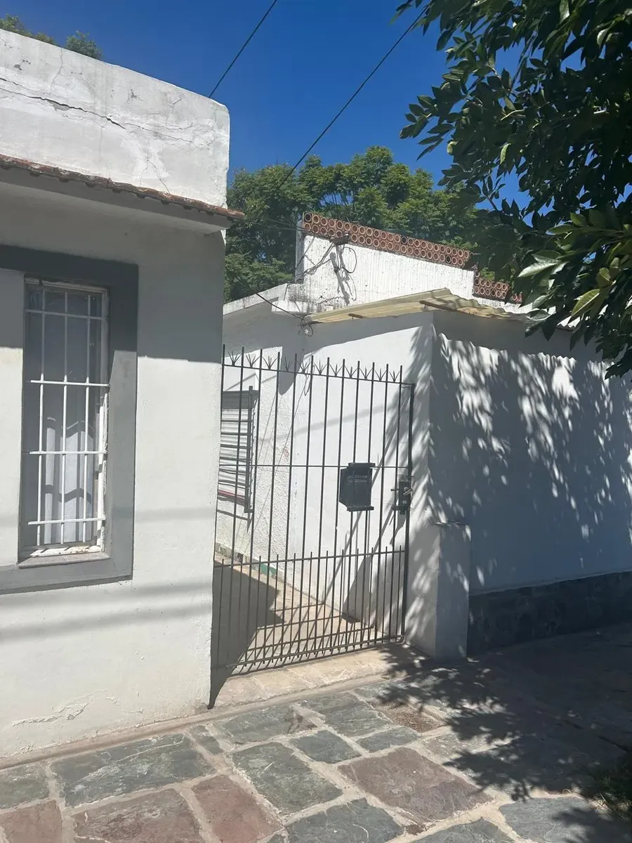 Dpto De 2 Amb - Sin Expensas - A Mts De Zeballos Y La Estación Vieja De Pilar Con Patio