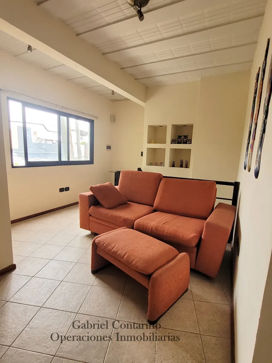 Квартира с 2 спальнями, балконом и двориком в Sarandí, Avellaneda