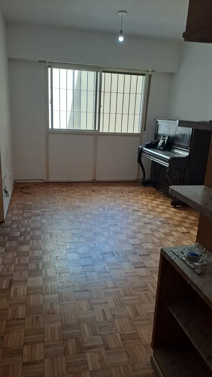 Unfurnished studio apartment in Almagro