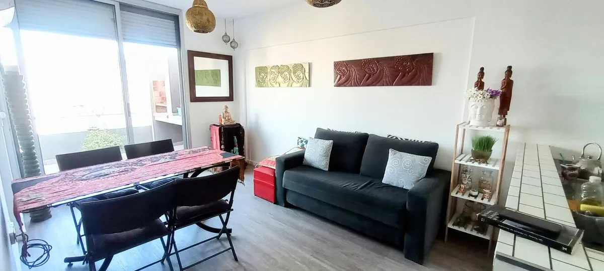 Furnished two-bedroom apartment with balcony in Flores