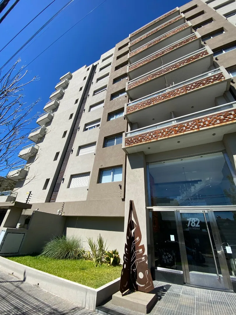 Apartamento de três ambientes com 2 quartos em Ituzaingó Sur