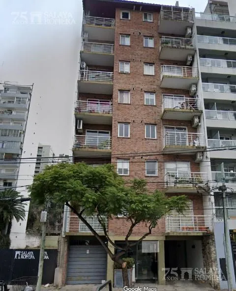 Two-bedroom apartment with parking in Olivos