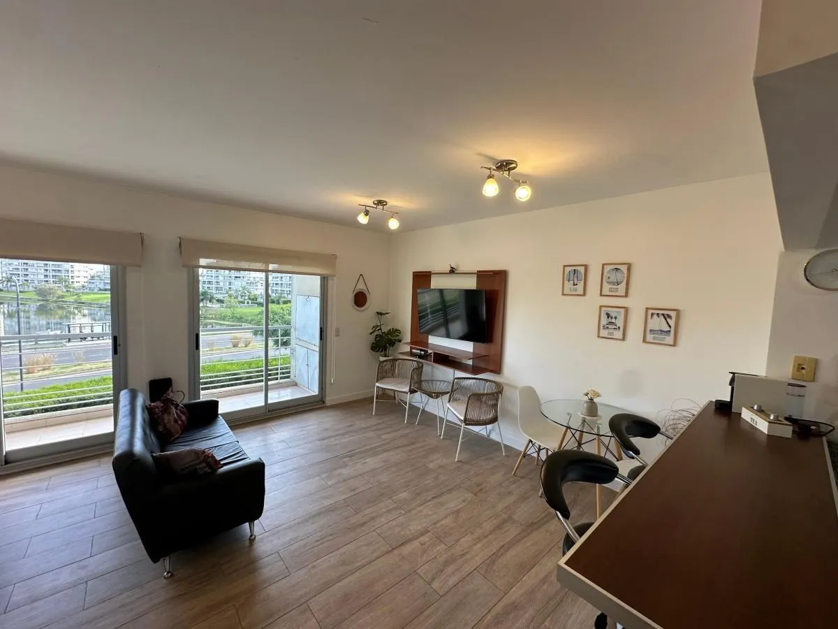 Квартира-студия с парковкой в Senderos, Nordelta, Tigre