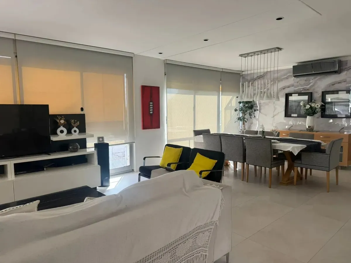 Mobiliado duplex de 3 quartos em Núñez