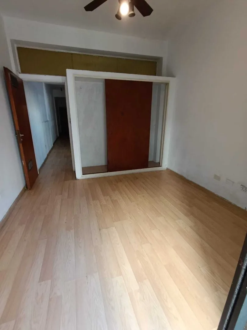 Two-room apartment on the first floor in Lomas de Zamora