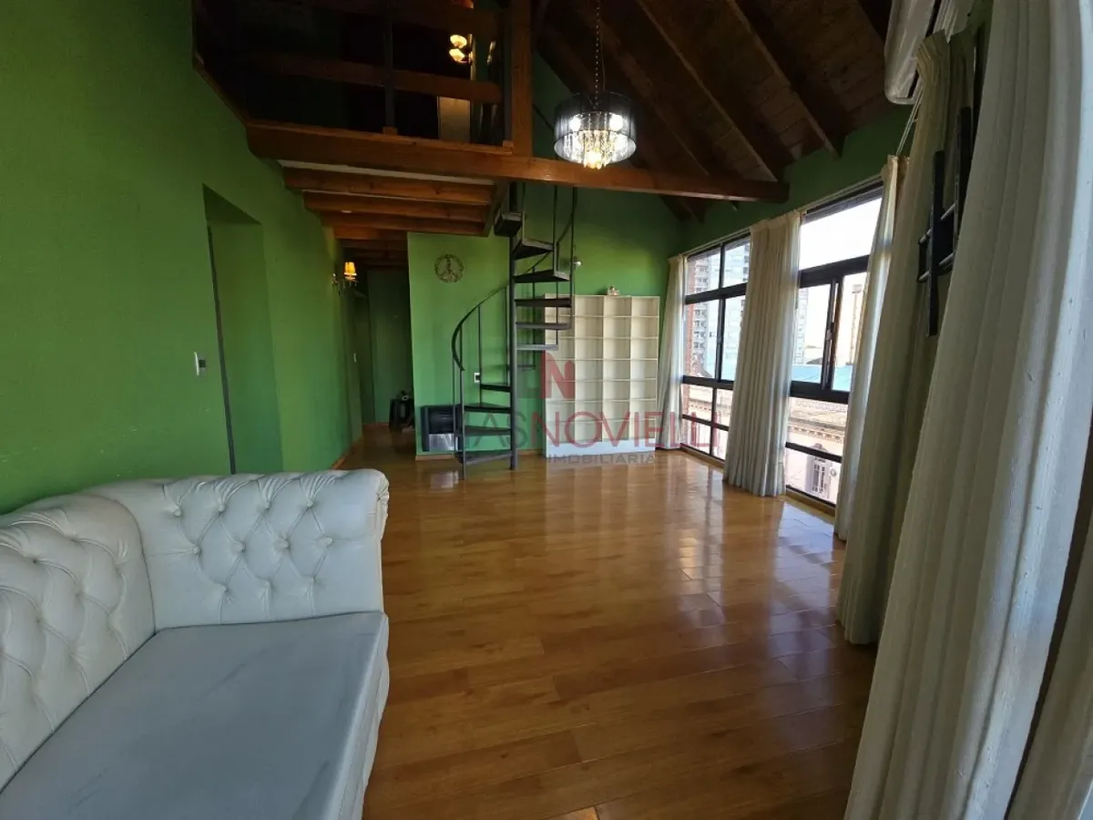 Apartamento de três ambientes com 57 m² em Banfield