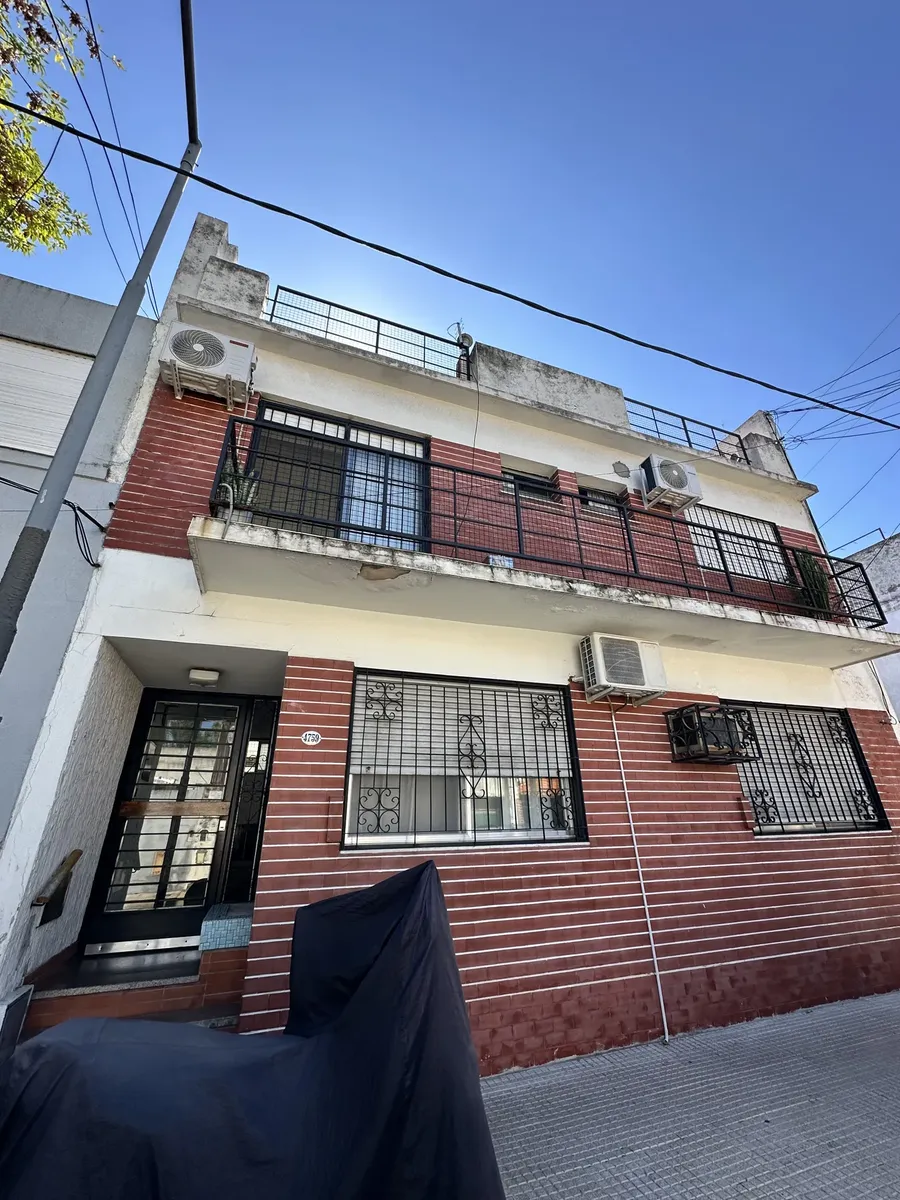 Квартира-студия в Villa Devoto на первом этаже без коммунальных платежей