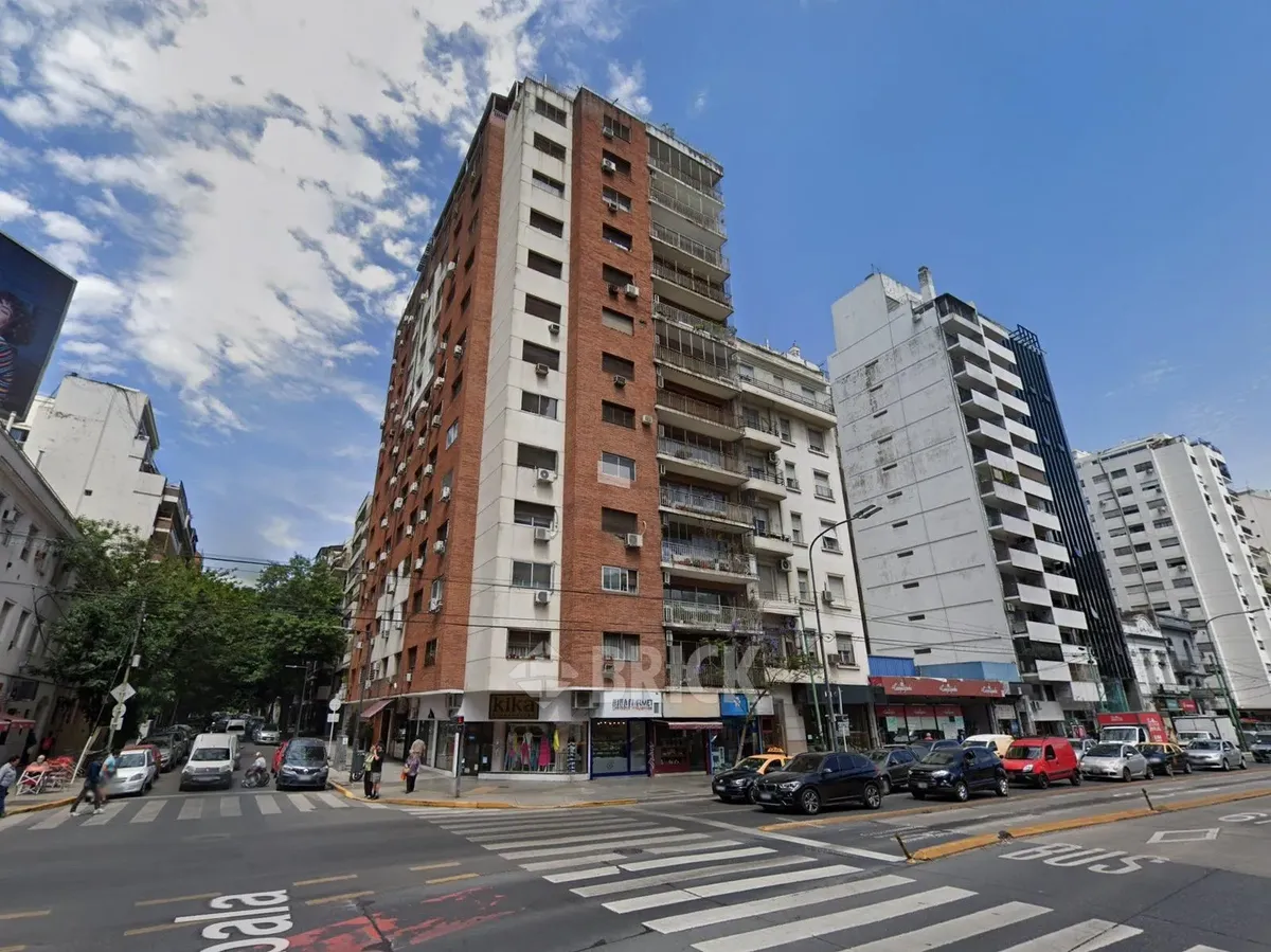 Apartamento de 3 ambientes com dependência de serviços em Colegiales