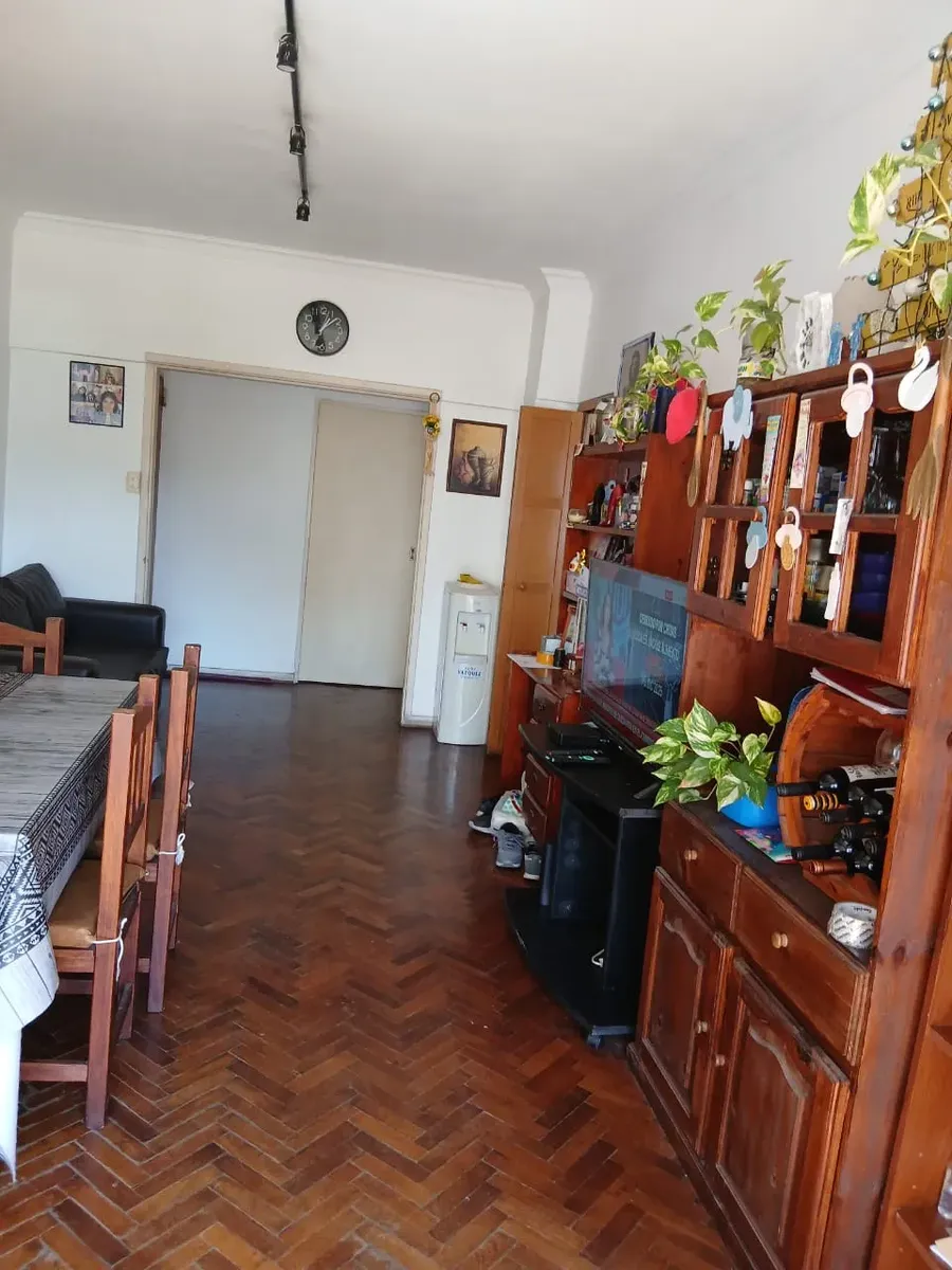 Departamento de 3 ambientes con dependencia en Almagro