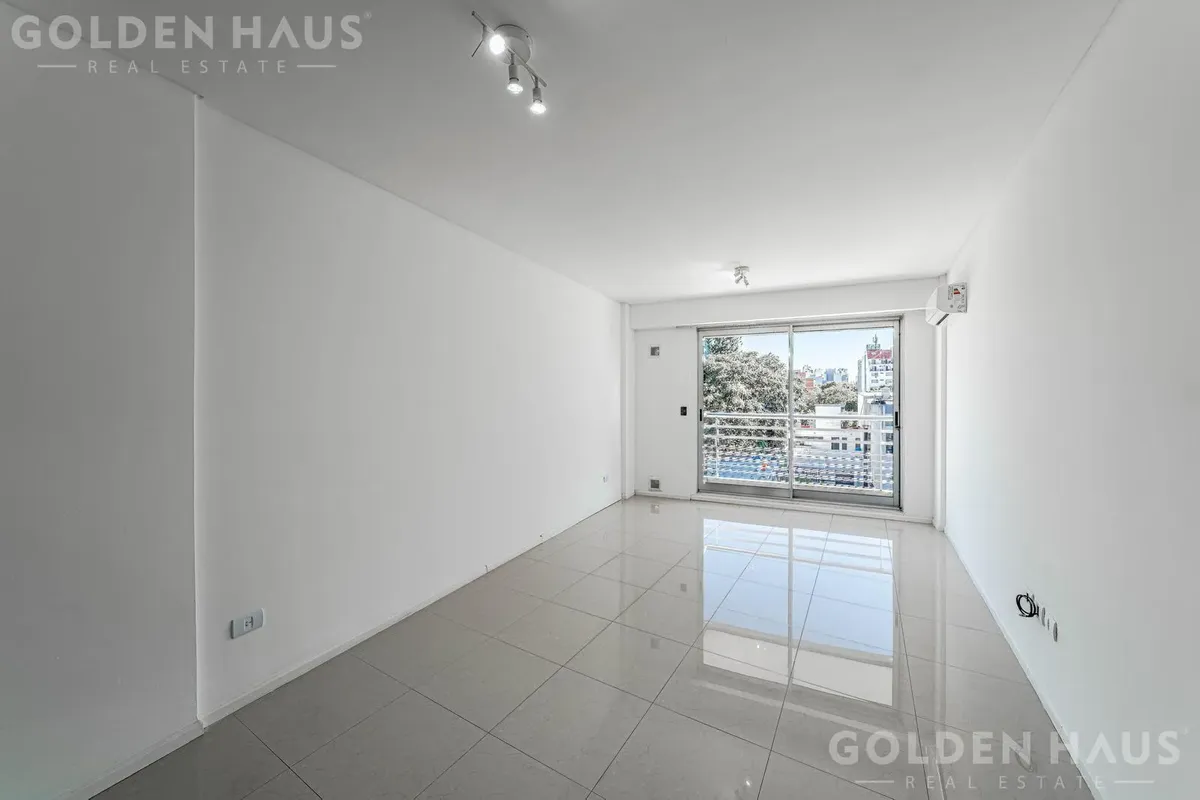 Apartamento de um ambiente com varanda em Palermo