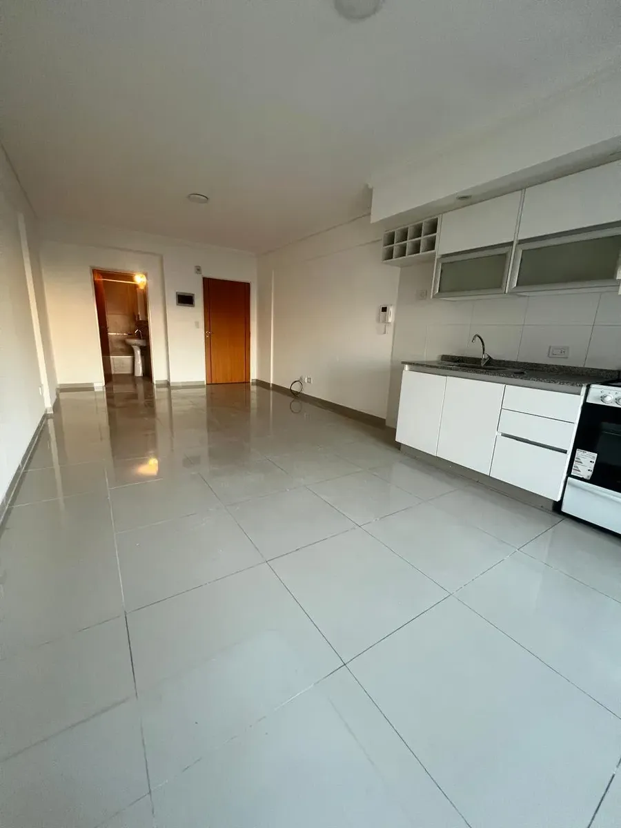 Квартира-студия с балконом в Flores