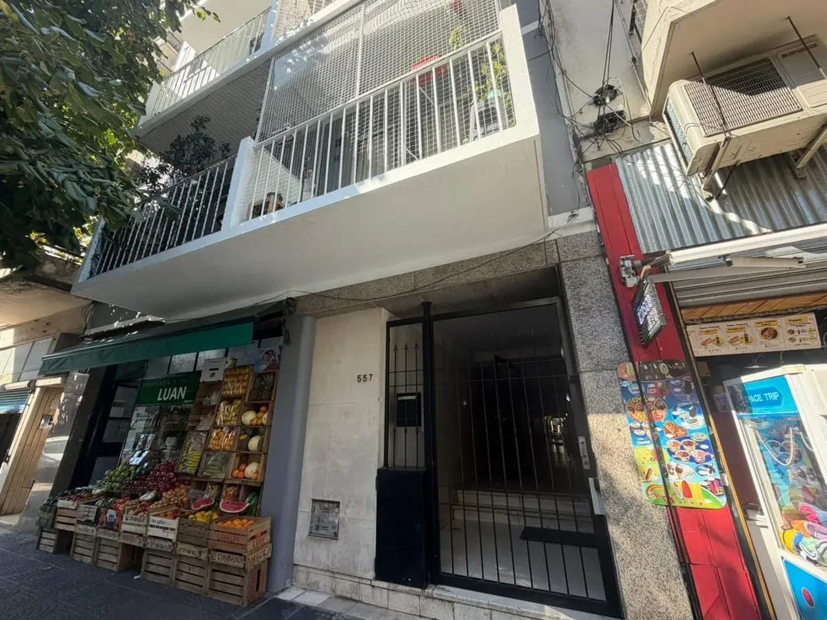 Kitnet divisível com varanda em Caballito