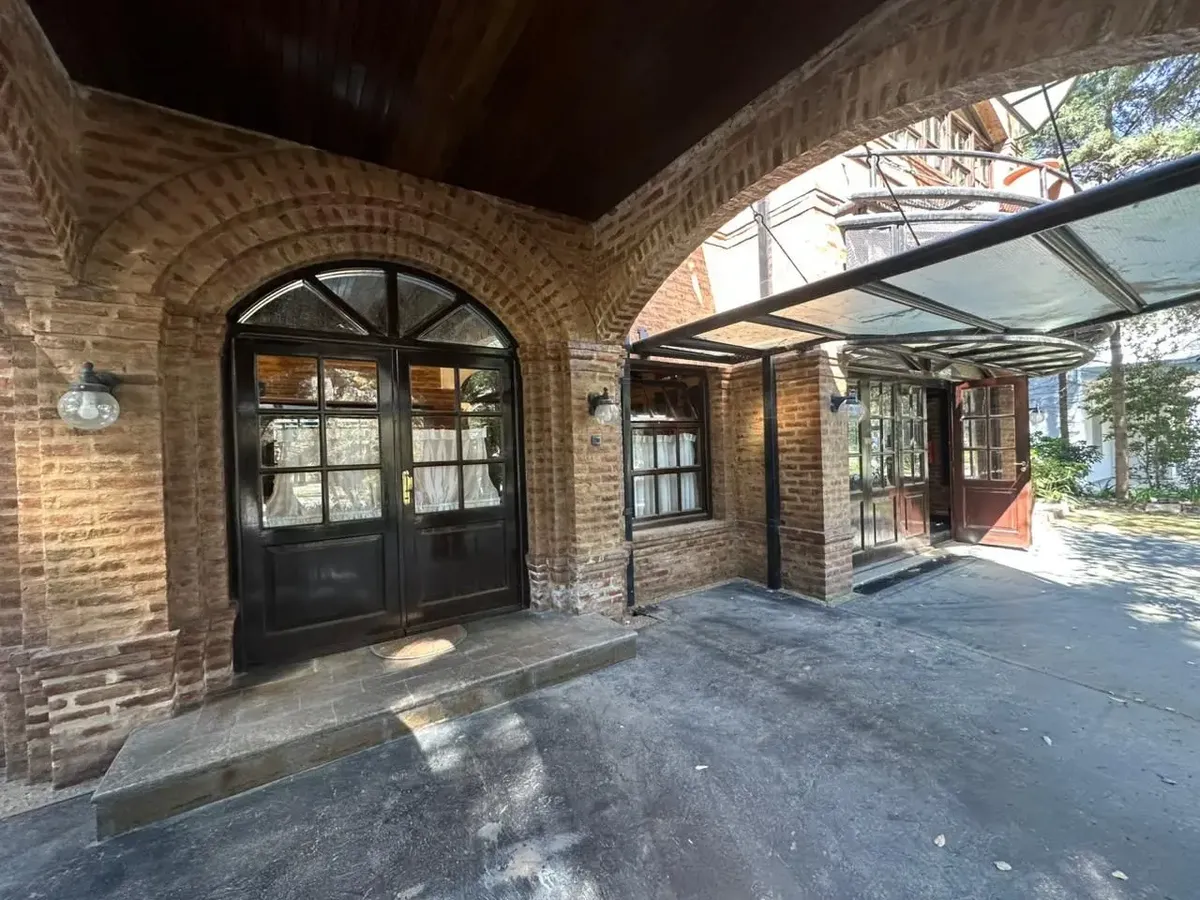 Four-bedroom apartment in Ezeiza