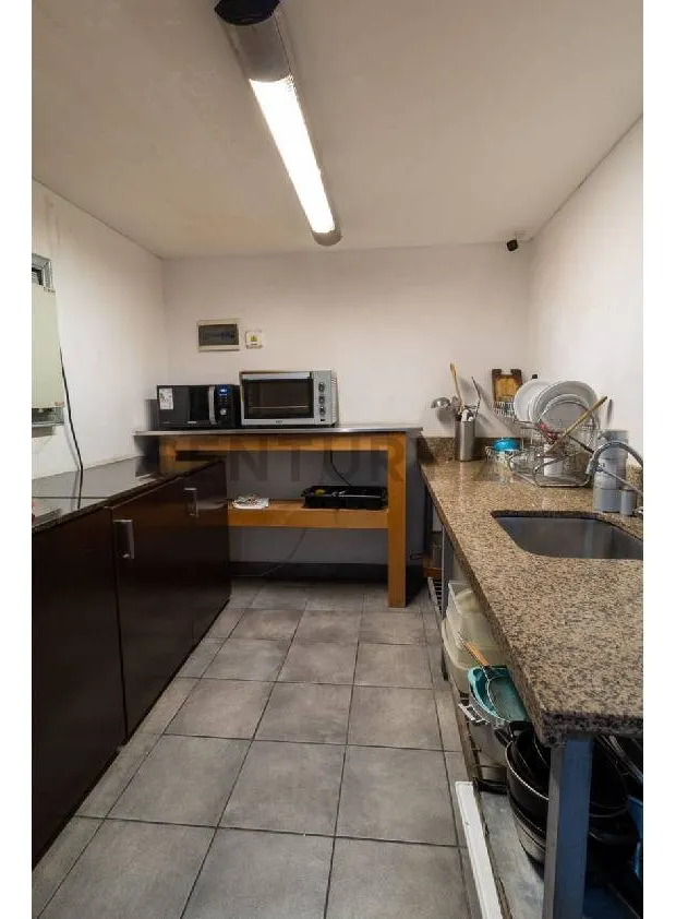 Комната-студия с собственным санузлом и балконом в Monserrat