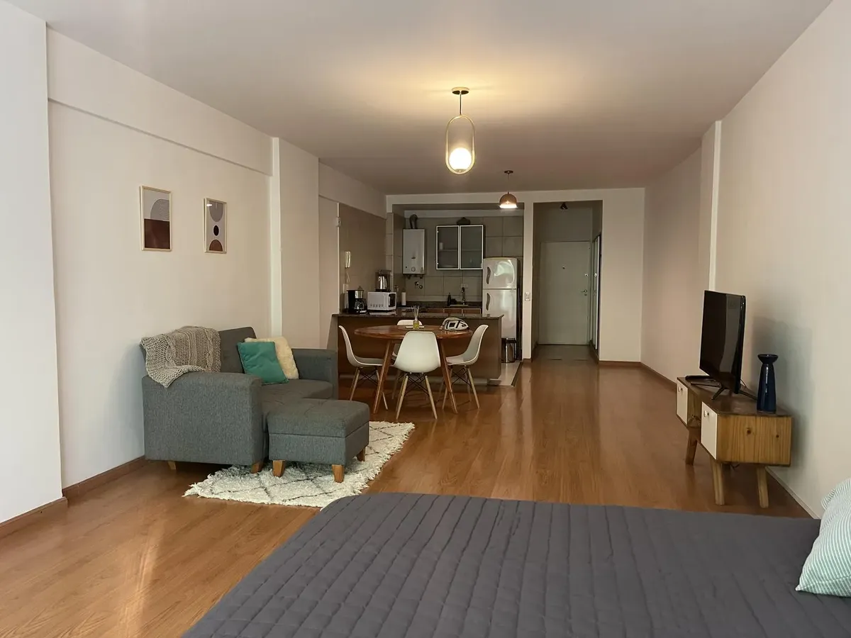 Квартира-студия с мебелью и балконом в Almagro