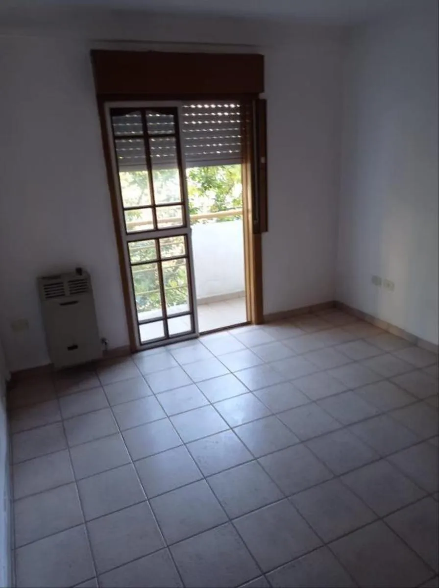 Departamento de 2 ambientes con balcón en La Plata