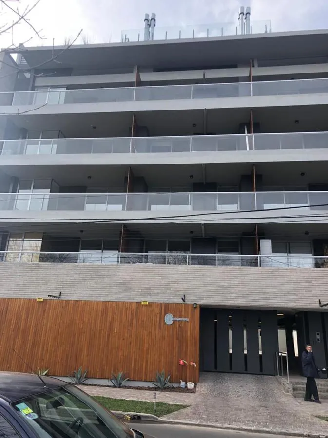 Apartamento de 2 ambientes com 1 quarto, varanda e vaga em Tigre