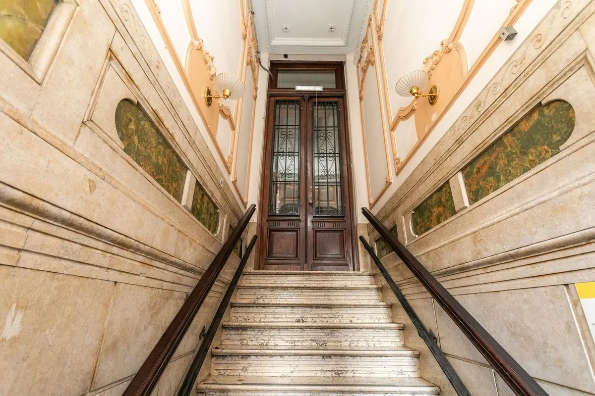 Коммерческий PH на первом этаже в Almagro с 6 спальнями и террасой 200 m²