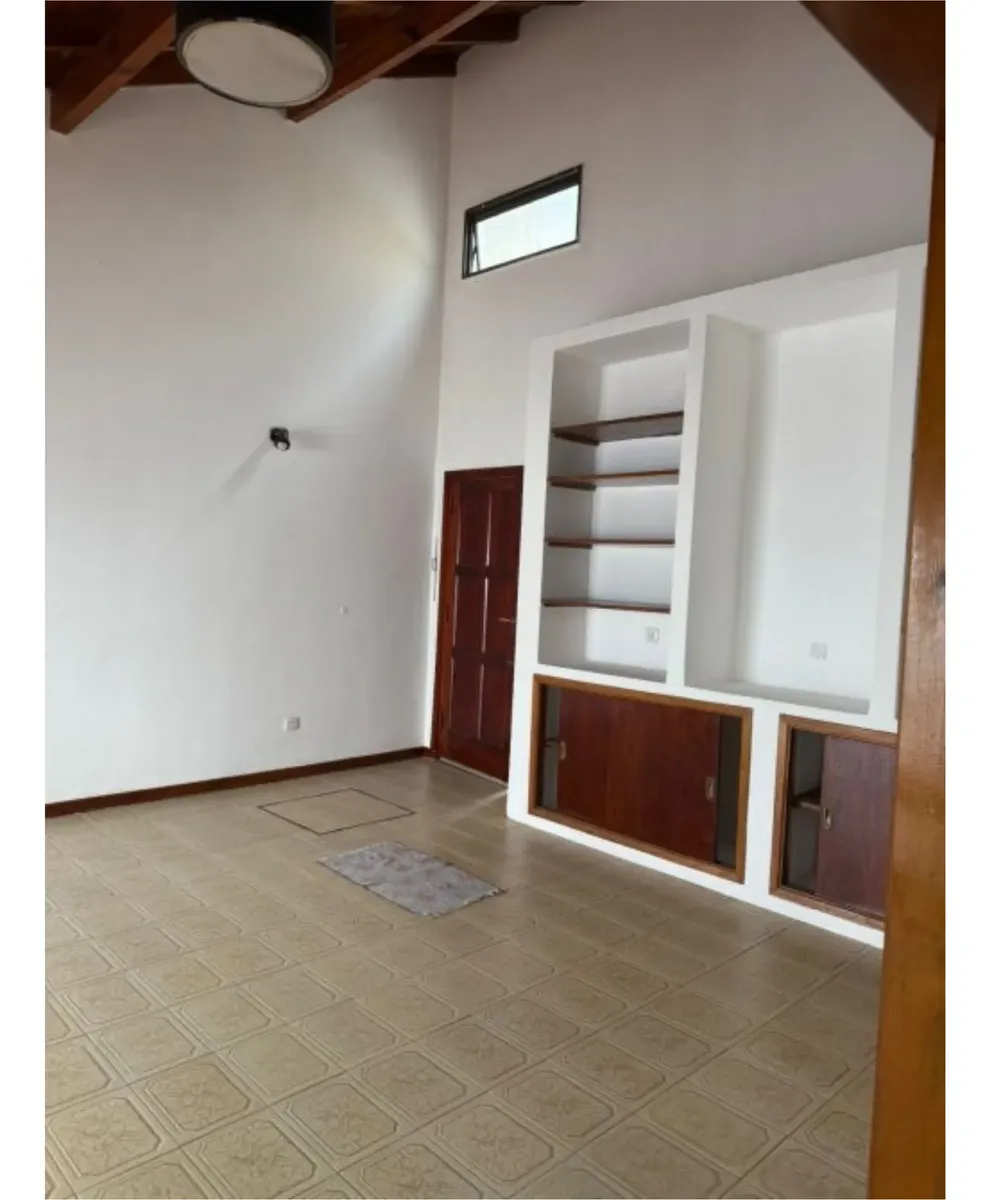 Two-room house-style apartment with patio and terrace in Lomas de Zamora