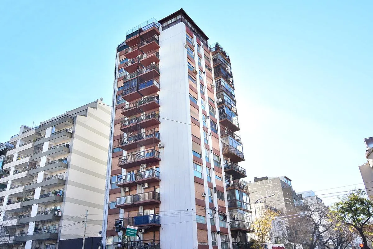Departamento de 2 ambientes en Almagro con frente