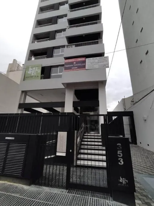 Two-room apartment with parking in Lomas de Zamora Oeste