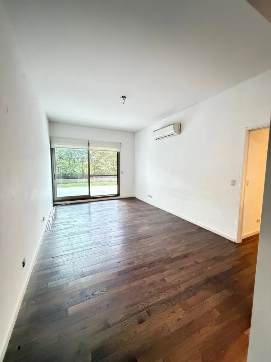 Two-bedroom apartment with private garden in Victoria