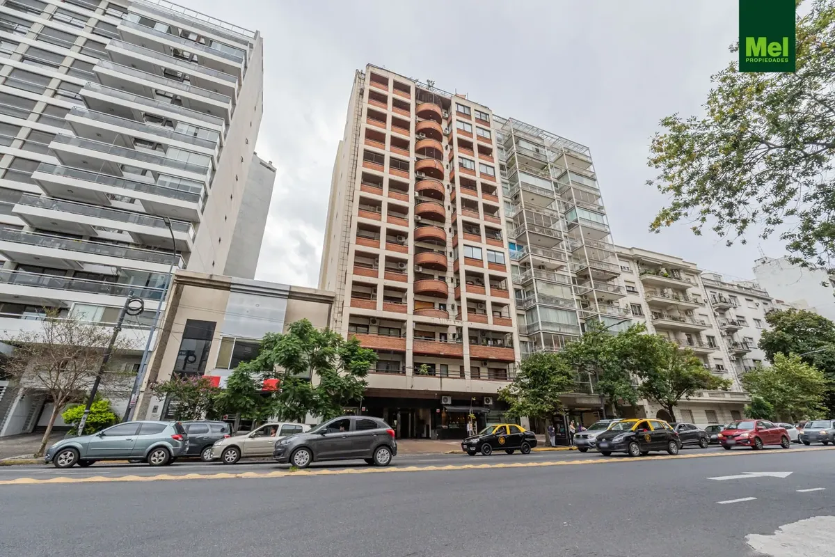 Street-facing studio apartment in Belgrano