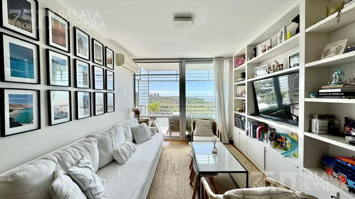 Apartamento de três quartos em Olivos, com vista para o rio