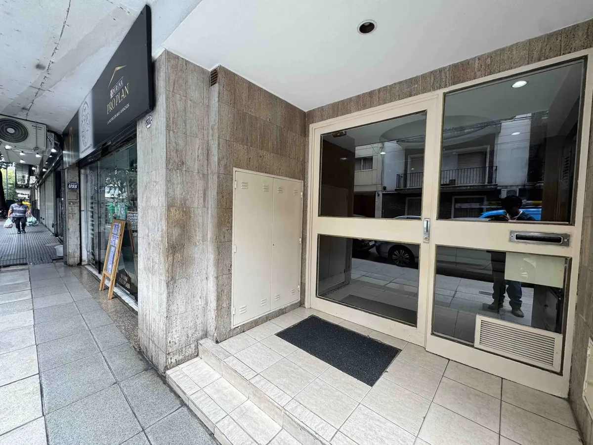 Studio apartment with side balcony in Belgrano