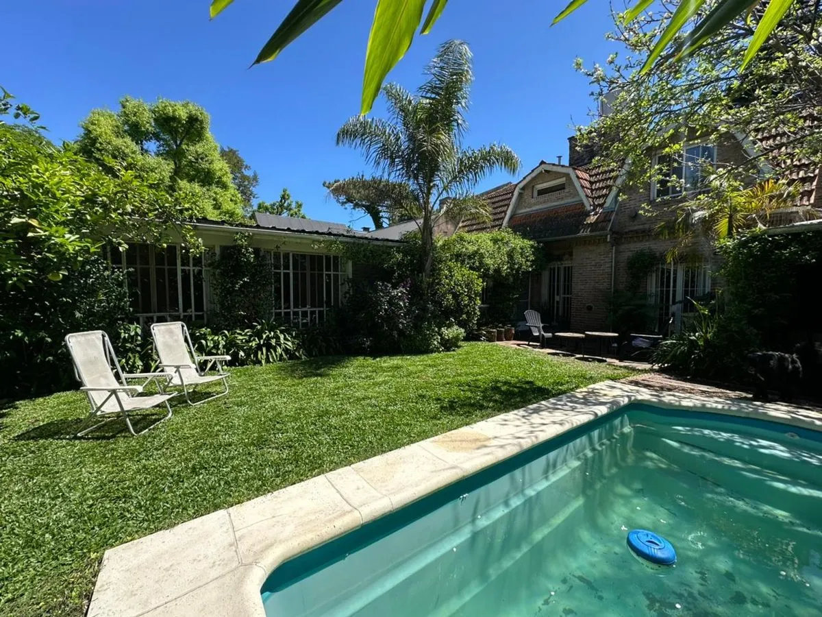 Коттедж в аренду с бассейном в La Arbolada, Beccar