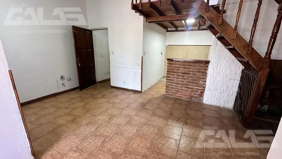 PH de 2 dormitórios no primeiro andar em Ituzaingó