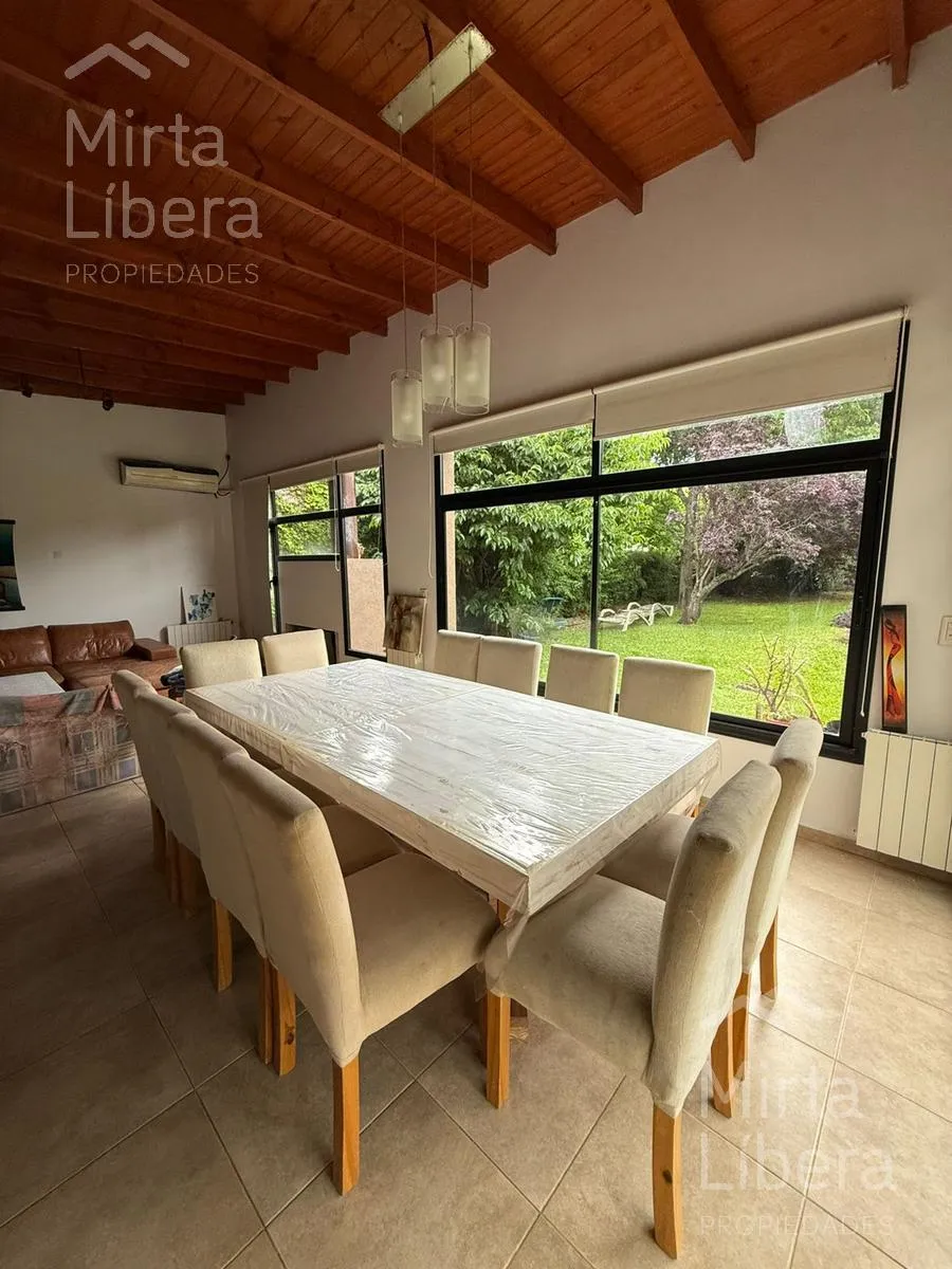 Casa em duas plantas com 4 quartos em Buenos Aires