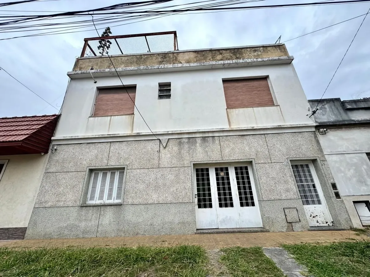 PH с 2 спальнями в Villa Raffo, Tres de Febrero