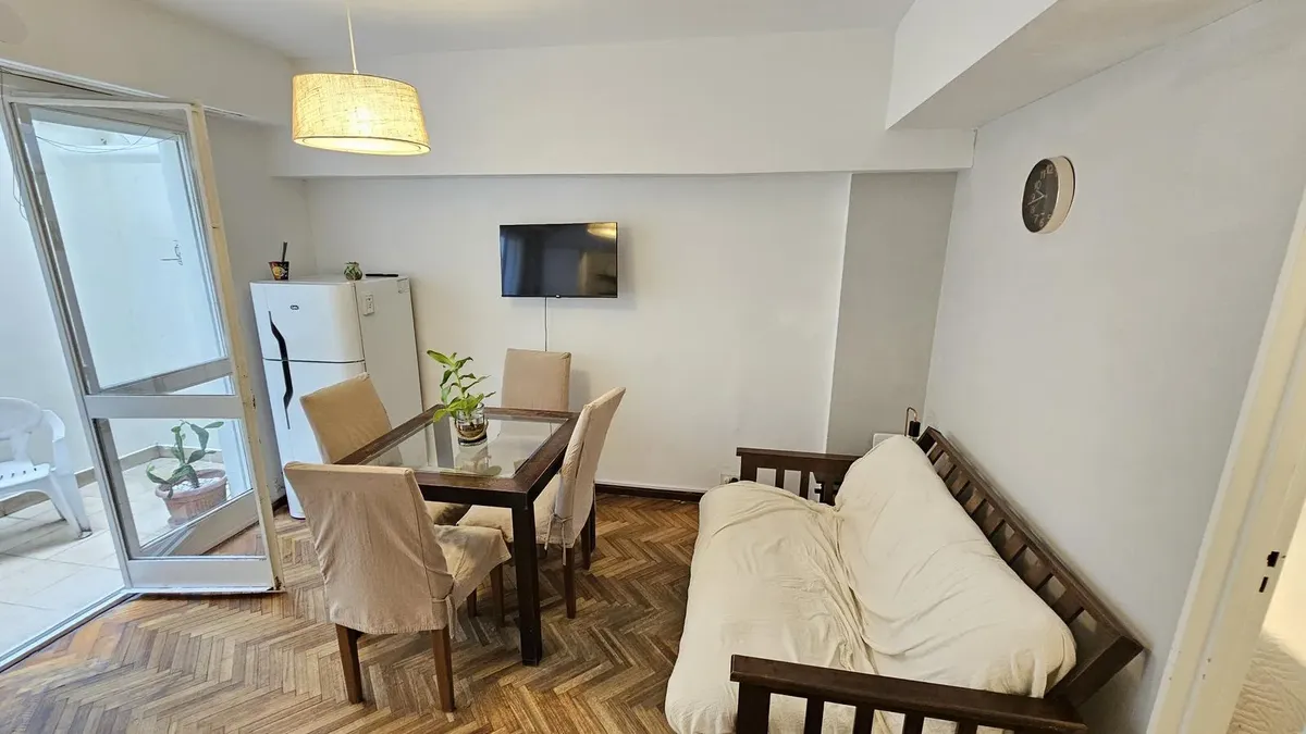 Two-room apartment with private patio in Recoleta