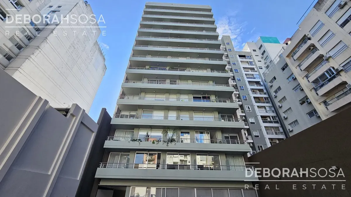 Studio apartment with covered assigned parking in Núñez