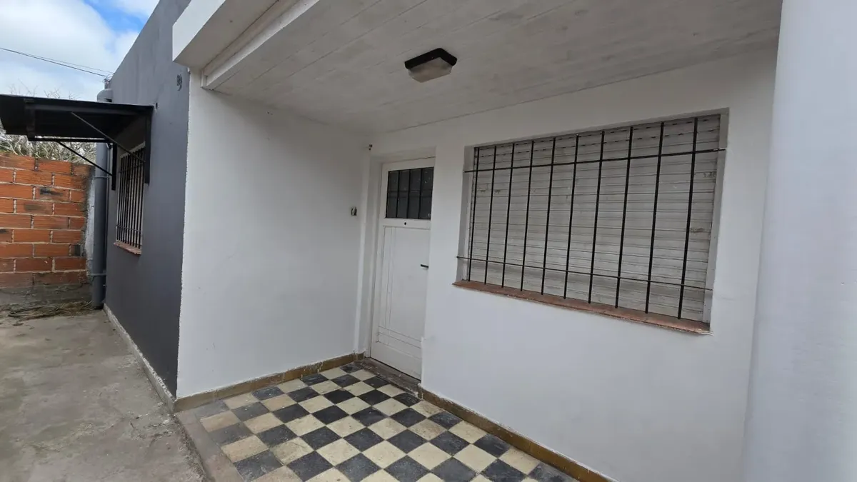 Apartamento PH de 2 dormitórios em Ituzaingó Norte