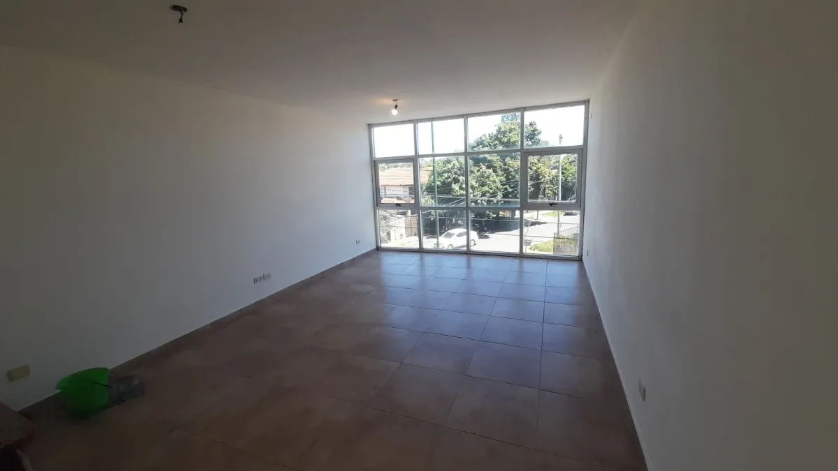 Kitnet de frente em Ituzaingó