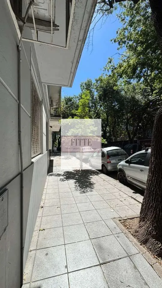 Apartamento térreo de três ambientes com 5,5 m² de pátio em Belgrano