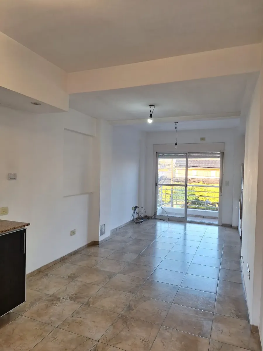 Two-bedroom four-room apartment in Ramos Mejía