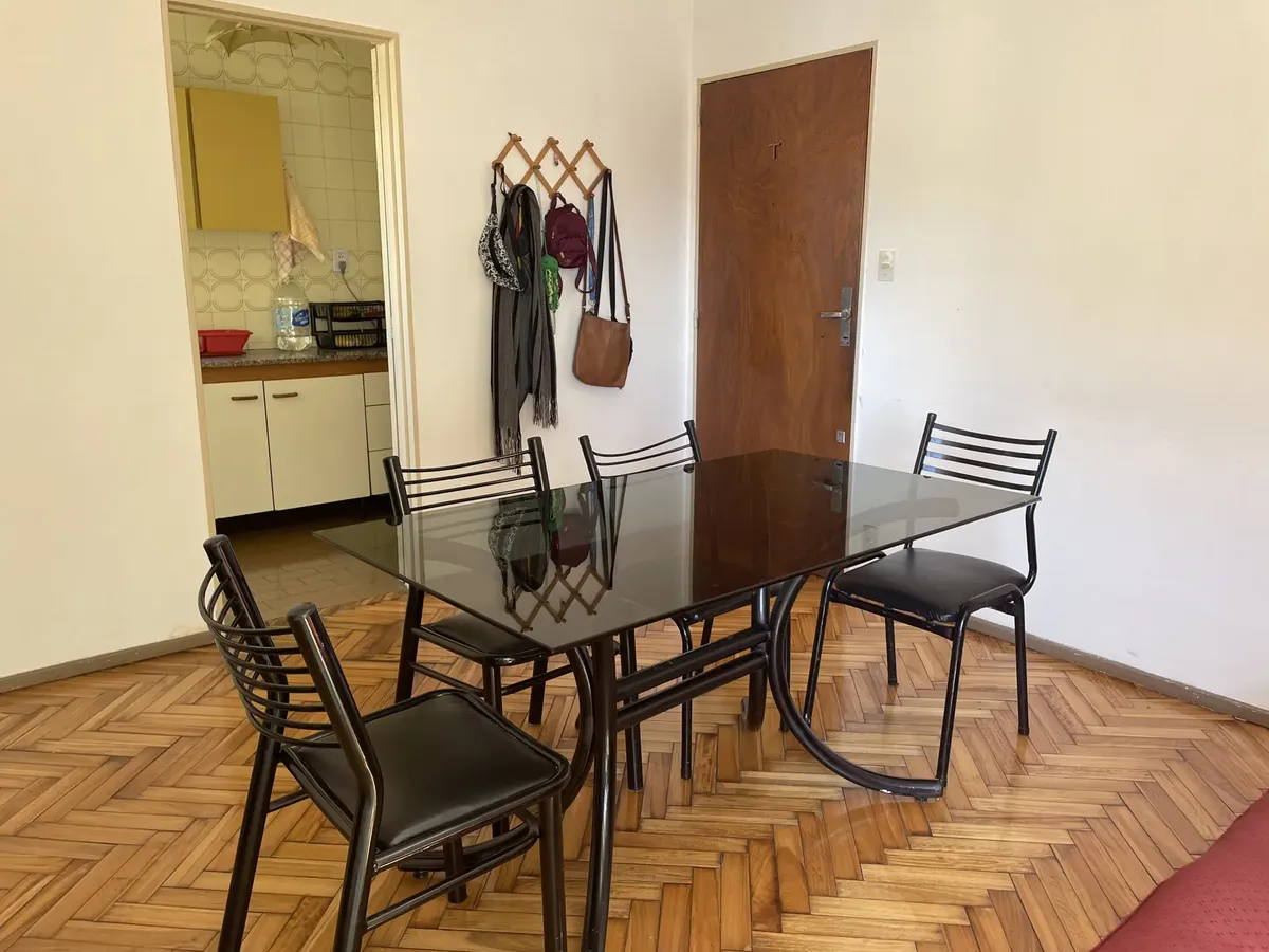 Apartamento de dois ambientes mobiliado em Balvanera